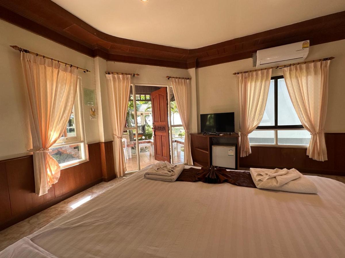 Lanta Palm Beach Resort , Beach Bungalow - Koh Lanta Exterior photo