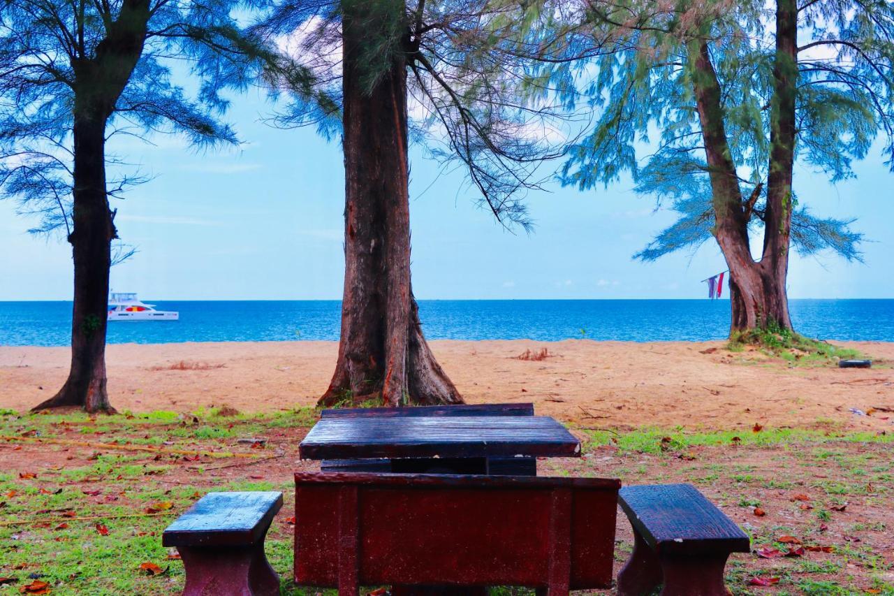 Lanta Palm Beach Resort , Beach Bungalow - Koh Lanta Exterior photo